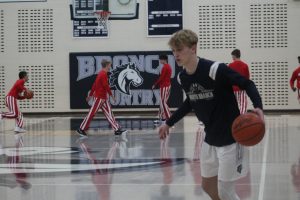 Griffin Mabery Is A Good 2-Sport Athlete For The North Branch Broncos Football & Basketball Teams Respectively In The Class Of 2023……..