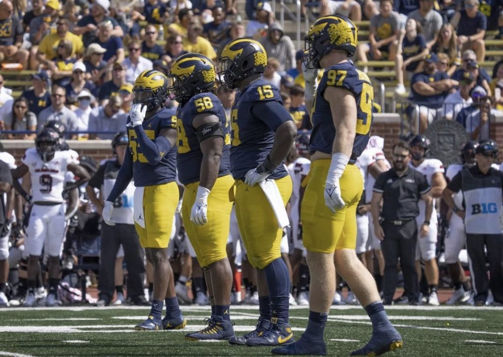 David Ojabo Is Becoming A Good DE/LB For The 2021 Michigan Wolverines ...