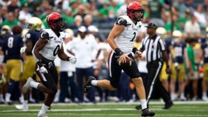 Cincinnati Bearcats Football Team Got A Road Victory Over The Notre Dame Fighting Irish In South Bend, Indiana.
