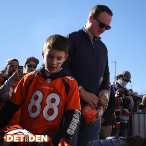 Payton Manning Went To The Detroit Lions vs Denver Broncos Game.