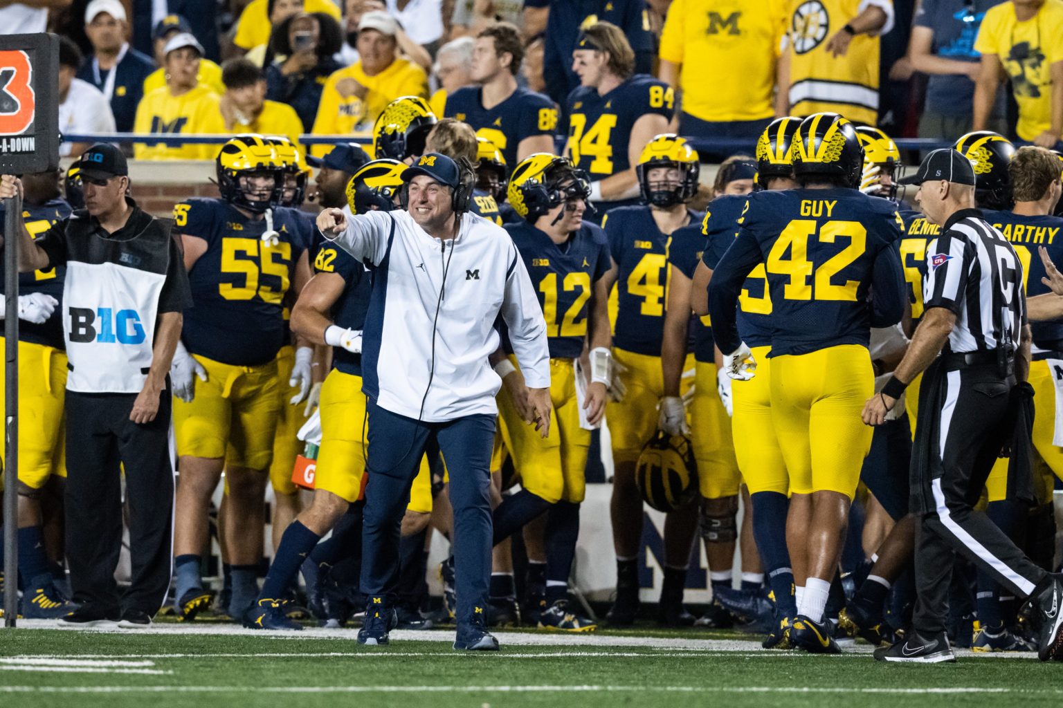 Mike Elston Is Doing A Good Job As Defensive Line Coach For The 2022 