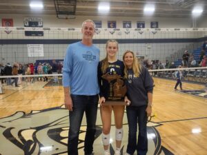 Elise Hiemstra Standout For The Detroit Country Day Yellowjackets Volleyball Team……